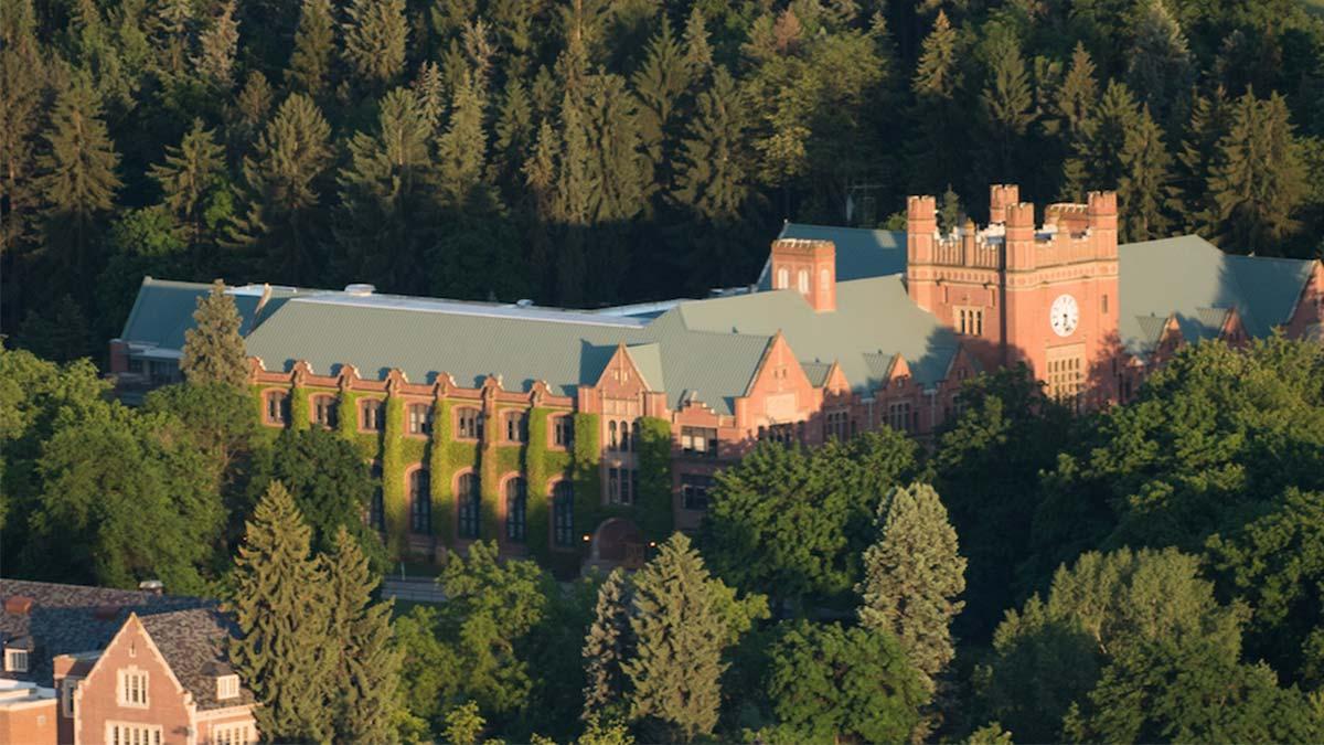 Aerial shot of U of I Administration Building